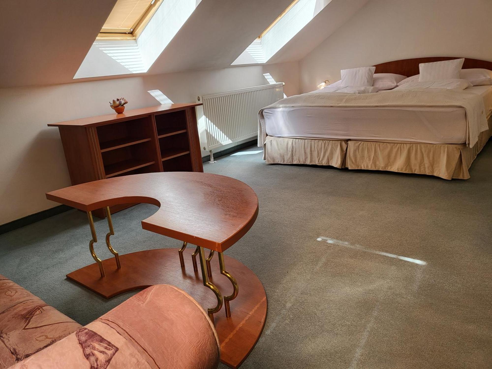 Hotel Margit Trenčianske Teplice Dış mekan fotoğraf